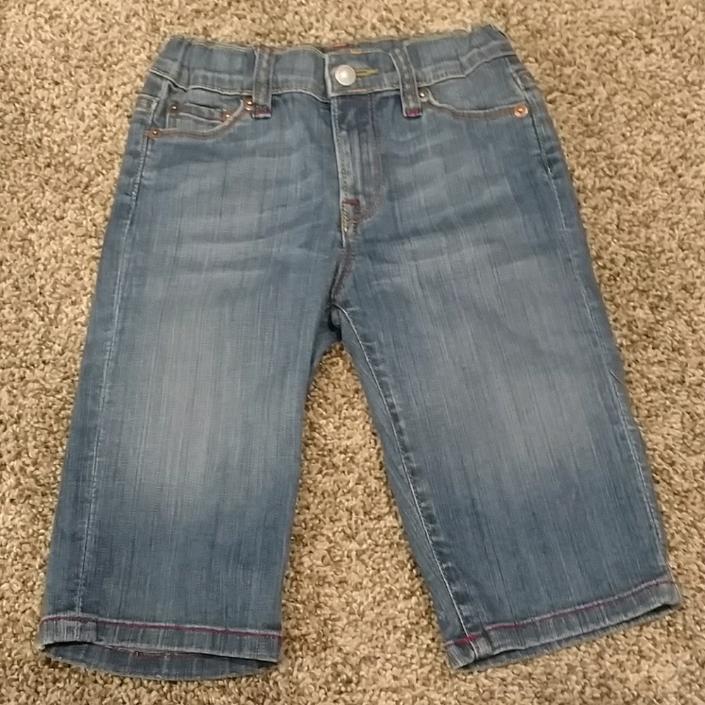Lucky brand size 6 capris